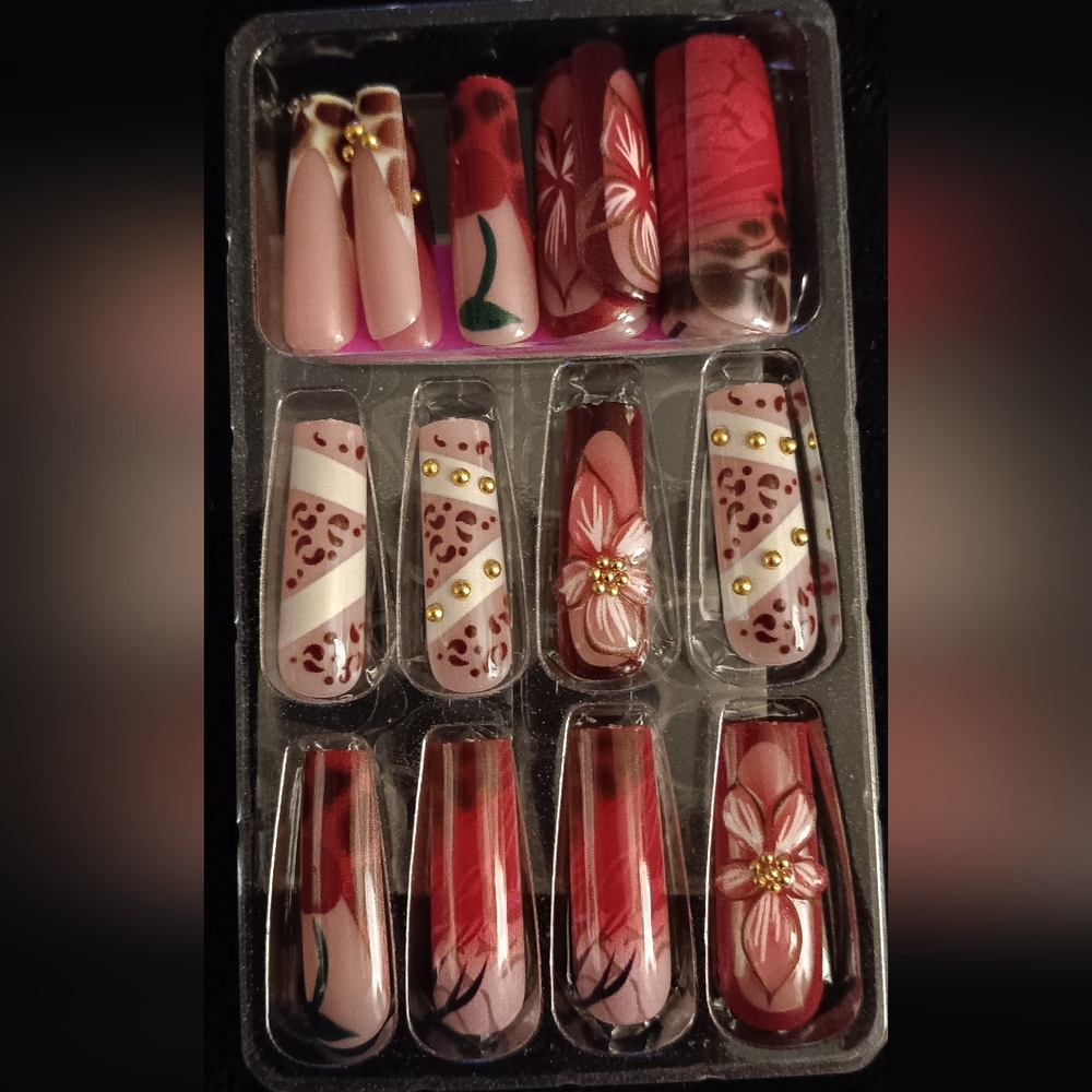Floral & Leopard Accent Press-On Nails in Mauve and Burgundy - Picture 2 of 3